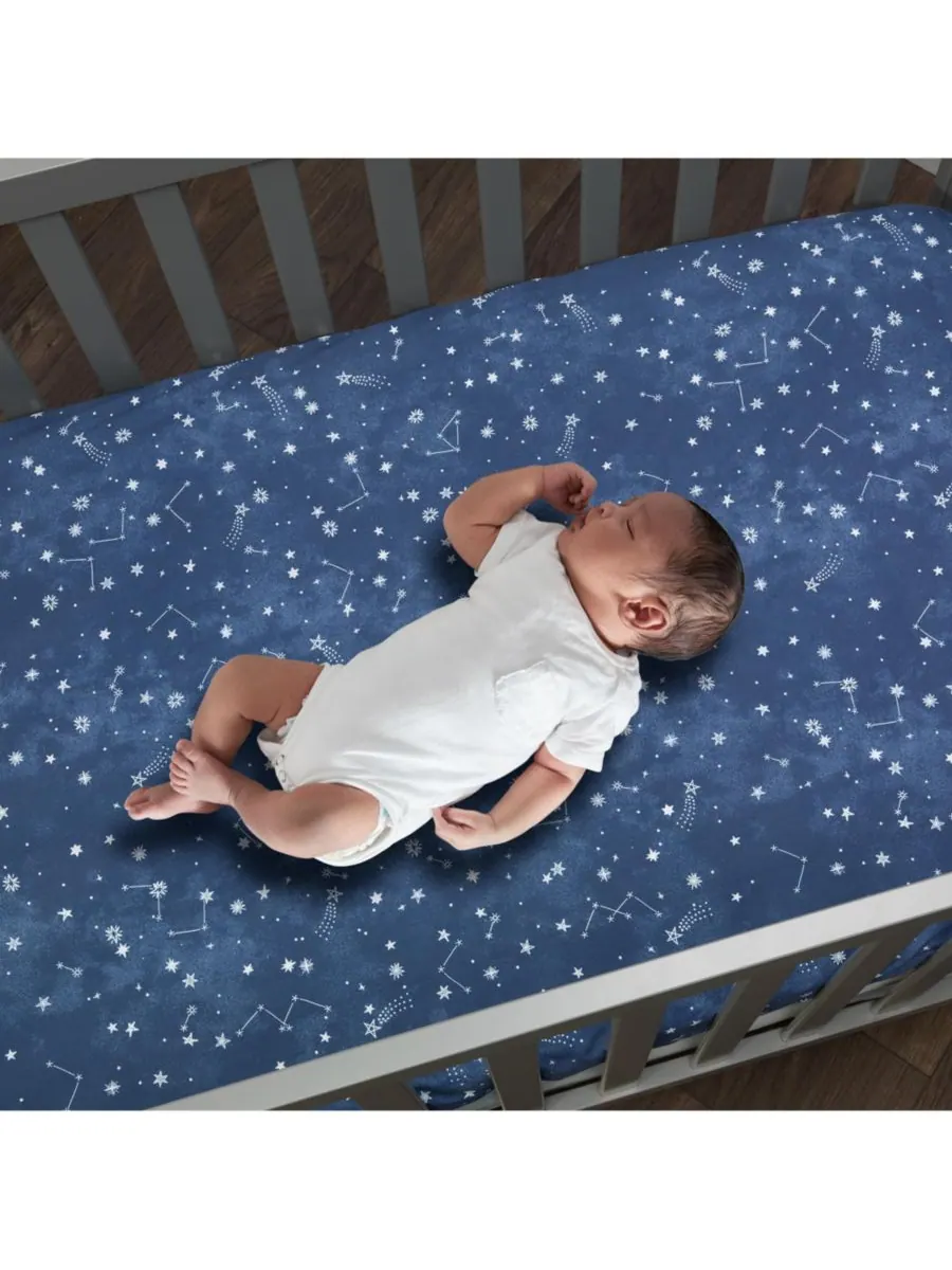 Lambs & Ivy Простыня для детской кроватки Sky Rocket Blue Stars/Galaxy/Space из 100% хлопка — изображение 2 из 5, синий