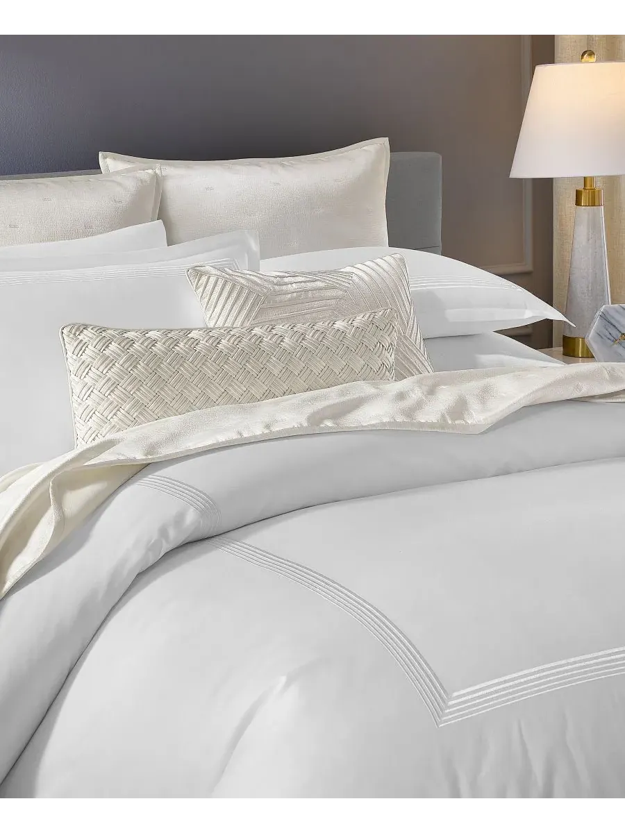 Комплект постельного белья Linea с плотностью 680 нитей, размер King Hotel Collection — изображение 2 из 9, белый