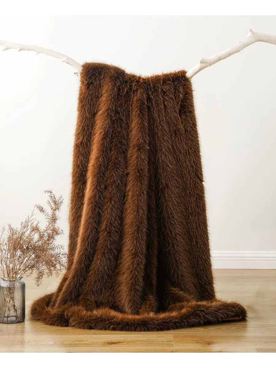Плед из искусственного меха Lifestyle, 50 x 60 дюймов Battilo — изображение 4 из 6, коричневый