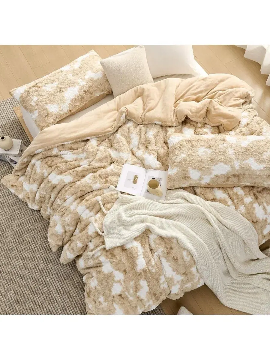 Комплект одеял Oversized с имитацией щенячьей шерсти, 400 GSM — изображение 2 из 2, бежевый белый