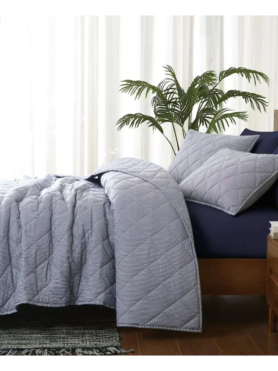 Комплект стеганого одеяла Brooklyn Loom Pinstripe, Full/Queen — изображение 2 из 6, белый темно-синий