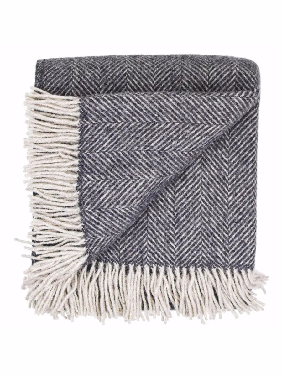Большой плед из чистой шерсти с узором «елочка» от Highland Tweed, 144 x 183 см Prince of Scots — изображение 3 из 3