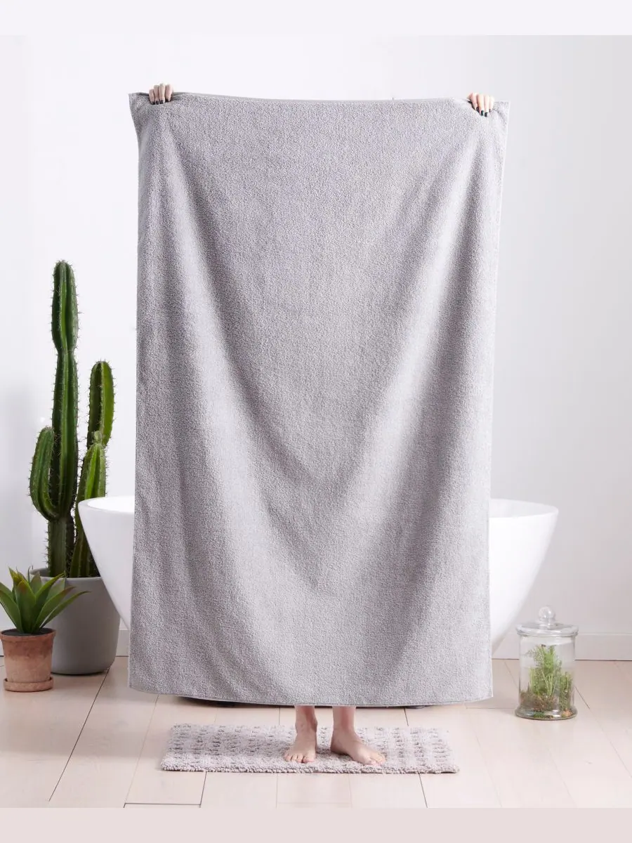 Банное полотенце Zero Twist, 39" x 63" Uchino — изображение 3 из 4, серый