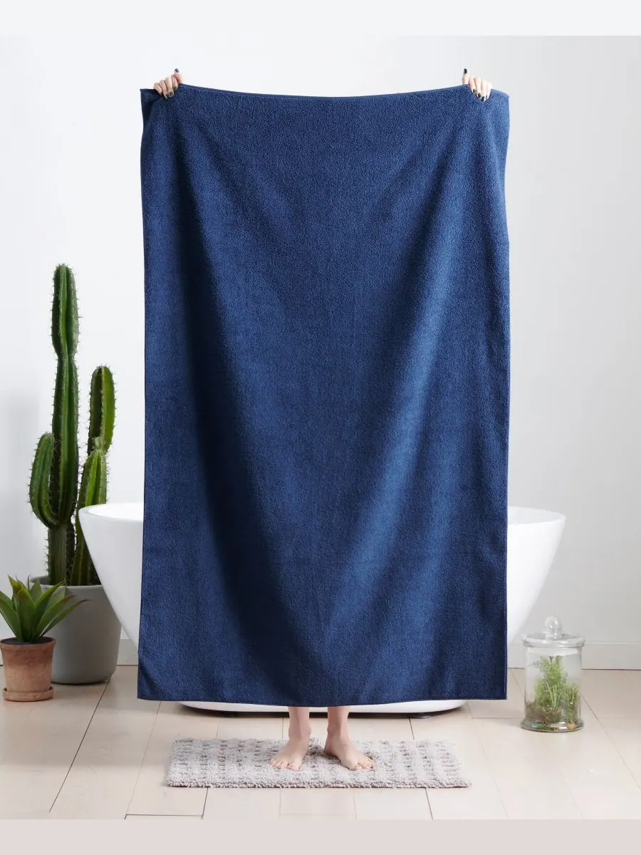Банное полотенце Zero Twist, 39" x 63" Uchino — изображение 3 из 4, синий