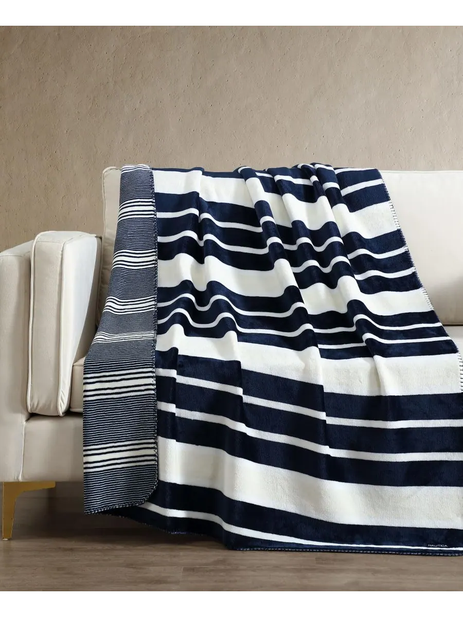 Двусторонний плед с принтом, 70 x 50 дюймов Nautica — изображение 1 из 7, темно-синий