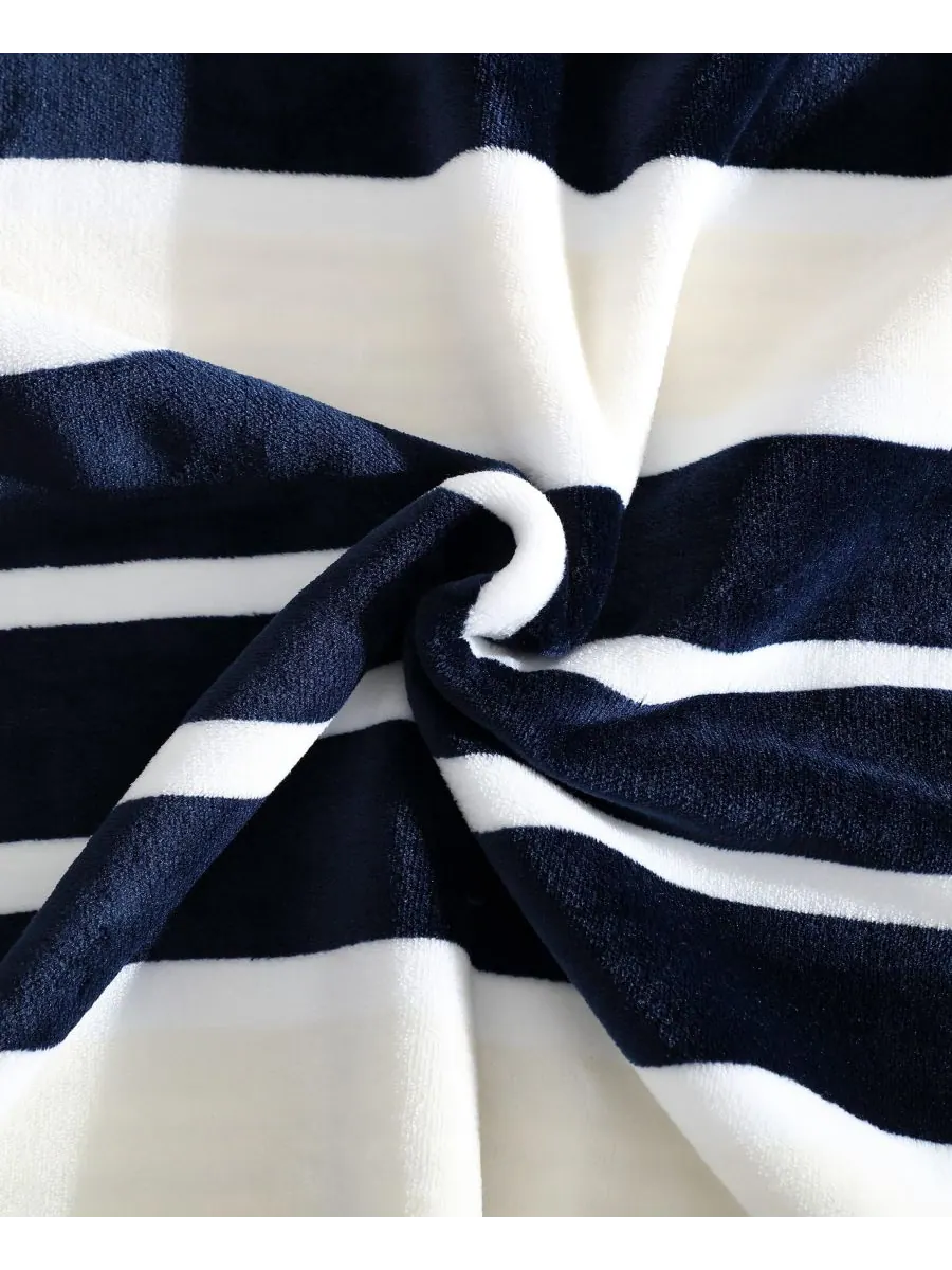 Двусторонний плед с принтом, 70 x 50 дюймов Nautica — изображение 3 из 7, темно-синий