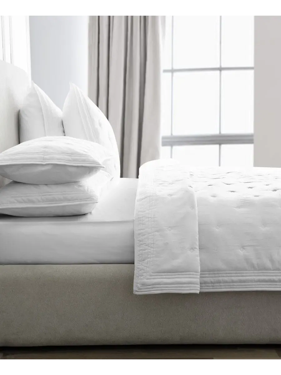 Покрывало стеганое Tufted Quilted Cotton Coverlet, Queen Michael Aram — изображение 3 из 6, облачный