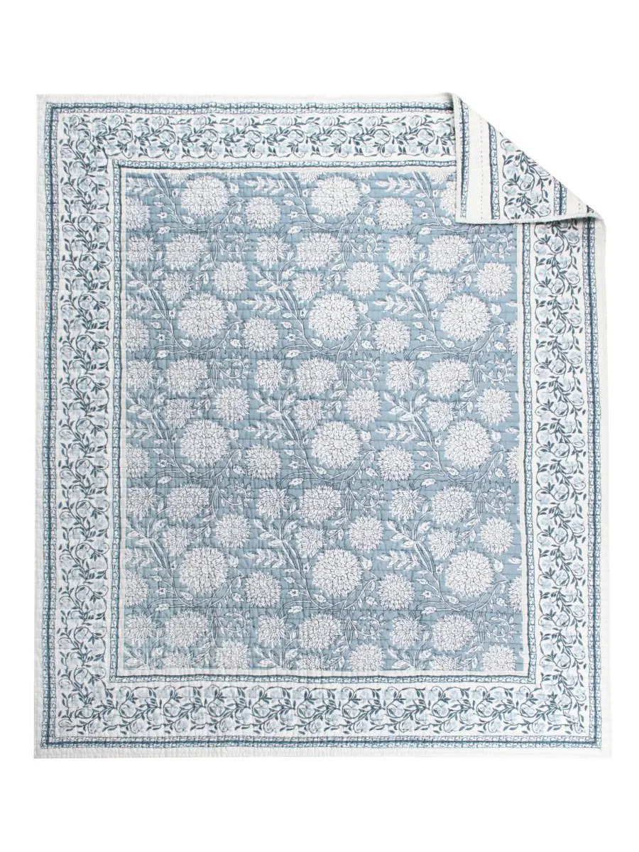 Двустороннее стеганое покрывало Adare, 50 x 60 дюймов Levtex — изображение 5 из 5, синий
