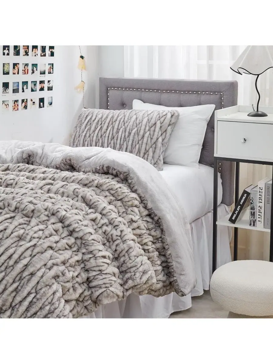 Комплект постельного белья Wrinkle Rolls Chunky Bunny Coma Inducer — изображение 3 из 4, серый