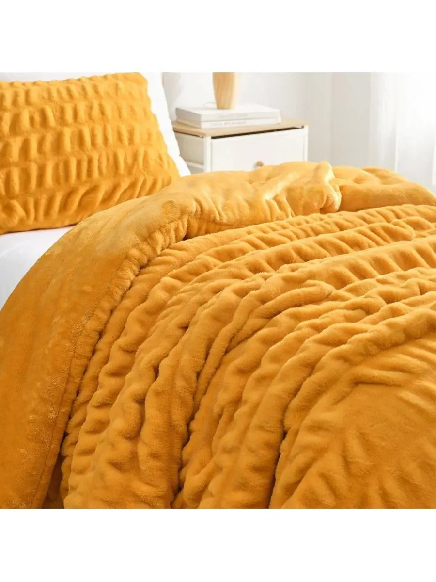 Одеяло-комфортер из искусственного меха Wrinkle Rolls Chunky Bunny Coma Inducer, Cheddar Cheese — изображение 3 из 4