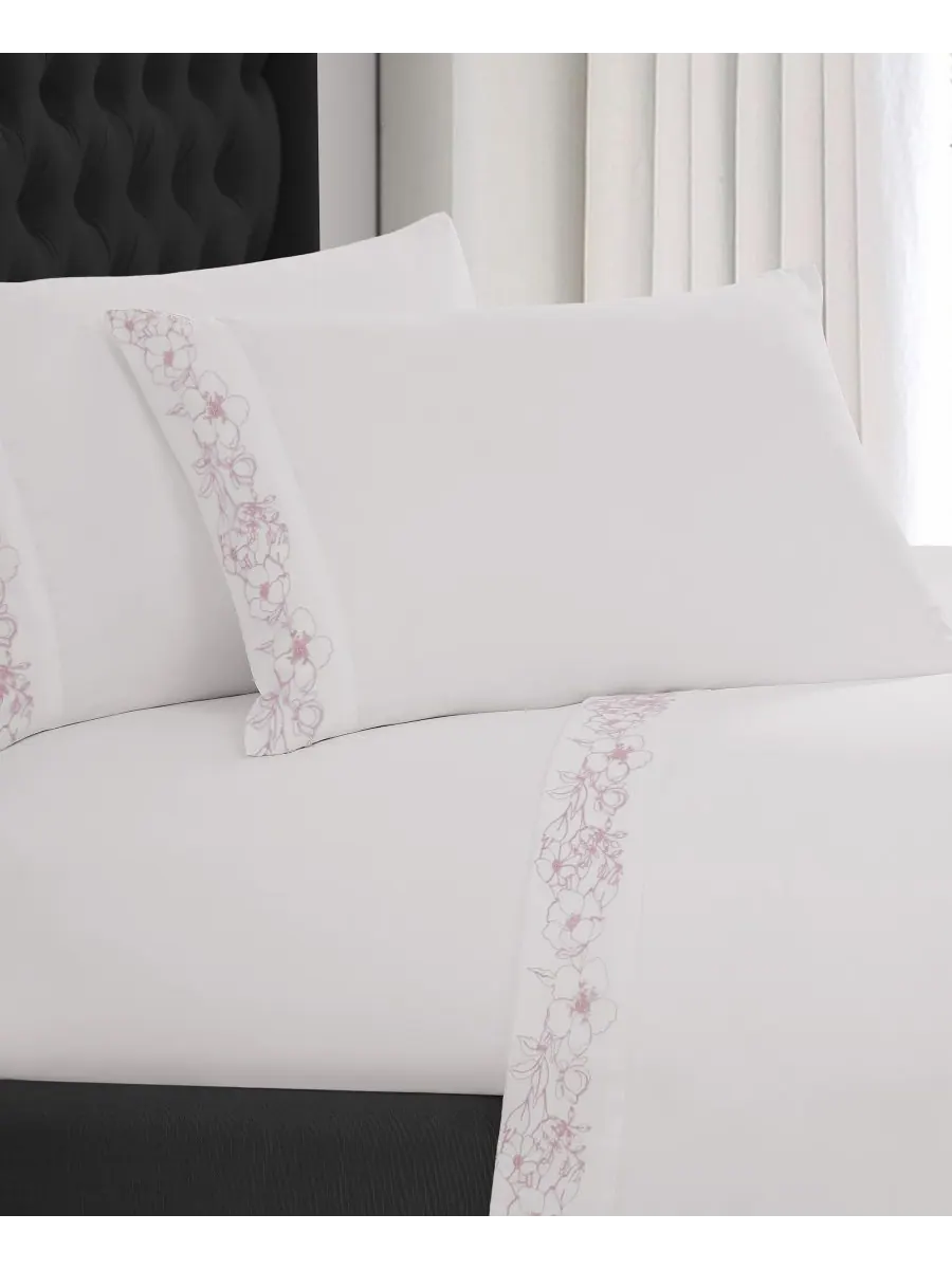 Вышитый комплект постельного белья из 4 предметов, размер Queen ELLE Décor — изображение 2 из 8, розовый