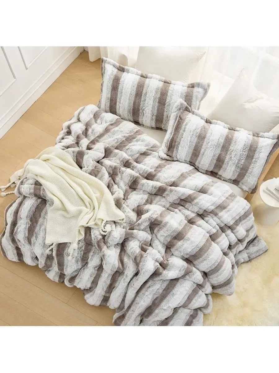 Одеяло-комфортер с плюшем Oversized Comforter Set Coma Inducer, Taupe Tones — изображение 2 из 4