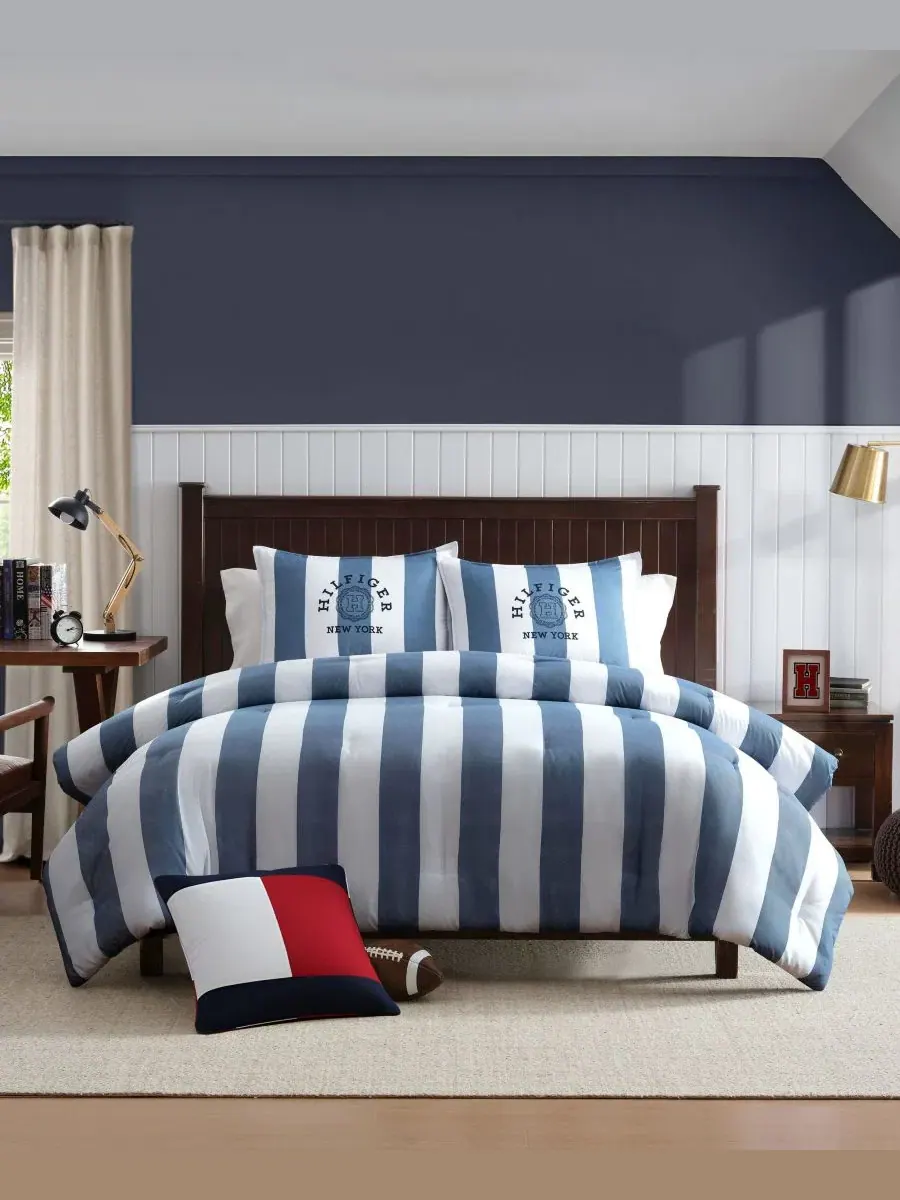 Комплект стеганого одеяла Berkeley Stripe, 3 предмета, Queen Tommy Hilfiger — изображение 1 из 7, белый глубокий синий