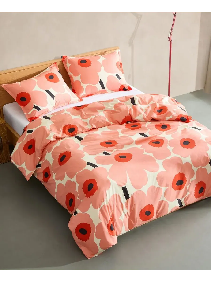 Комплект стеганого одеяла Unikko Cotton, King Marimekko — изображение 2 из 7, коралл