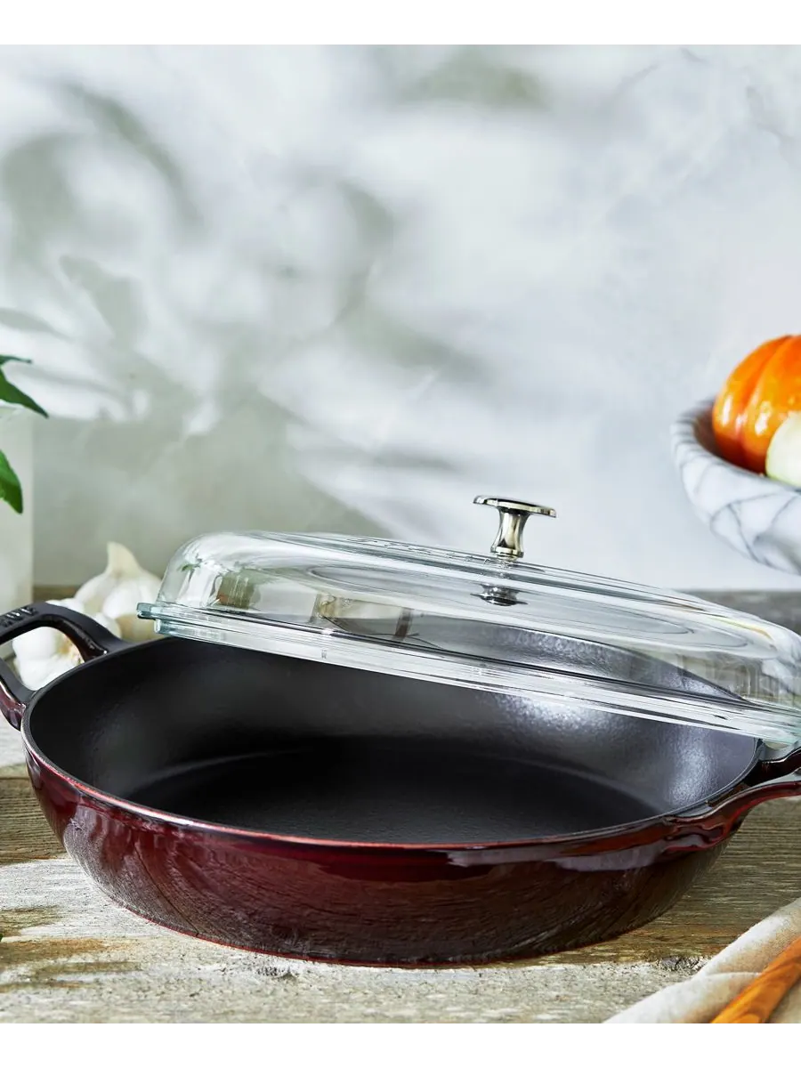 Жаровня Staub Braiser со стеклянной крышкой, 30 см, 3.4 л, гранатовый — изображение 4 из 6, гренадин