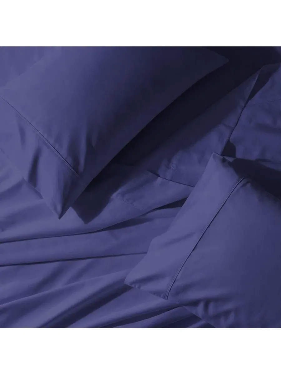 Комплект постельного белья из перкаля Cool and Crisp Percale Egyptian Linens — изображение 1 из 3, темный фиолетовый