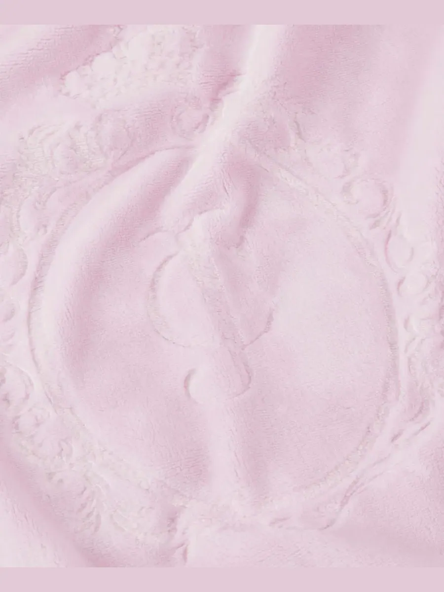 Плед флисовый с тисненым узором, 152 x 229 см Juicy Couture — изображение 3 из 7, винтажный розовый