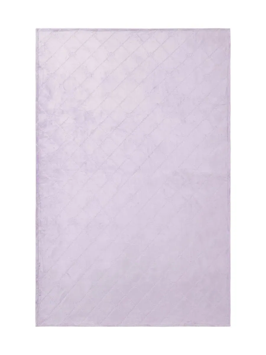 Плед флисовый с тиснением, 152 x 229 см Juicy Couture — изображение 5 из 7, светлый фиолетовый