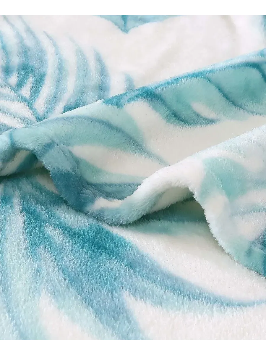 Ультрамягкий плюшевый флисовый плед, 178 x 127 см Tommy Bahama Home — изображение 5 из 6, белый/зеленый