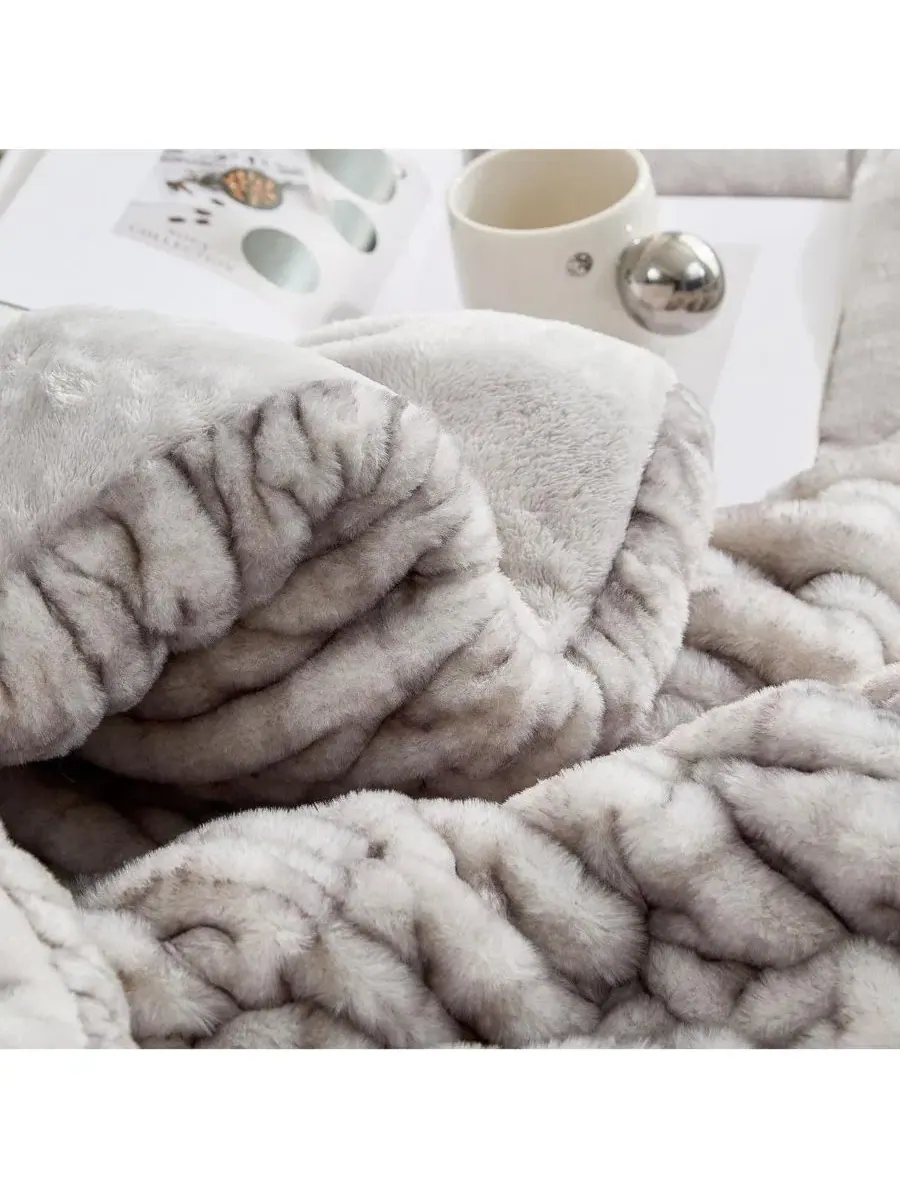 Комплект постельного белья Wrinkle Rolls Chunky Bunny Coma Inducer — изображение 4 из 4, серый