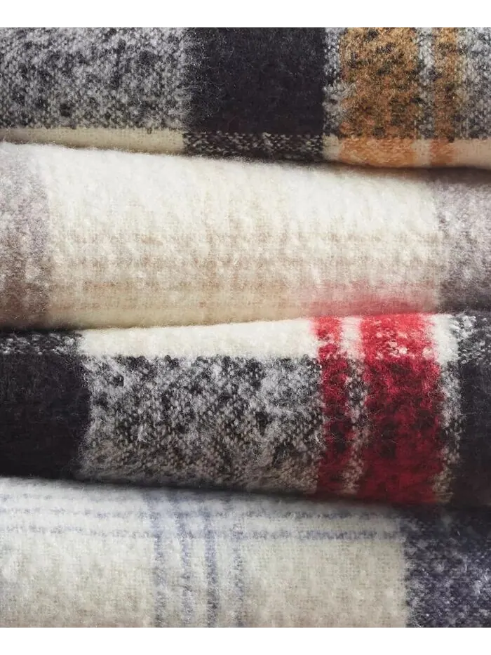 Плед из искусственного мохера Bloomington для шерпа, 50 x 60 дюймов Woolrich — изображение 7 из 8, синий