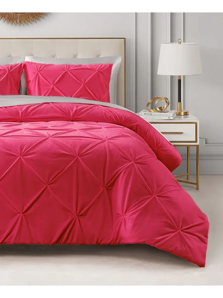 Комплект постельного белья Kiss Pleat Plush, 2 предмета, размер Twin/Twin XL Juicy Couture — изображение 1 из 6, розовый