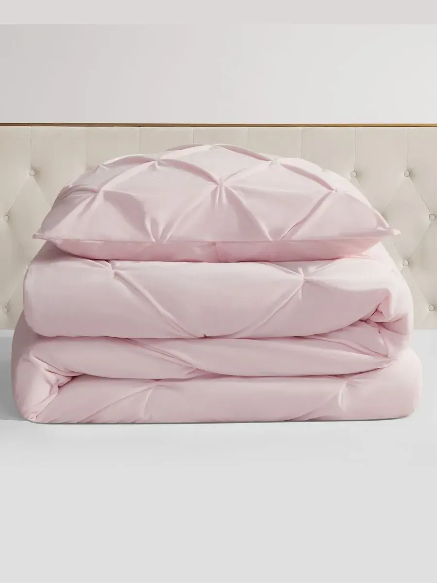 Комплект постельного белья Kiss Pleat Plush, 2 предмета, размер Twin/Twin XL Juicy Couture — изображение 2 из 6, розовый