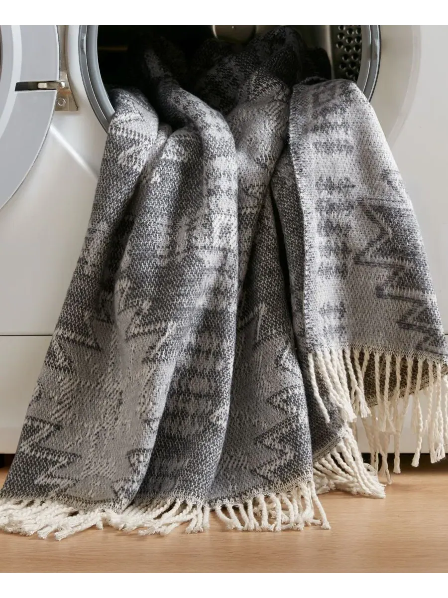 Дышащий плед из смеси хлопка Alberta, 127 x 152 см Woolrich — изображение 8 из 14, серый