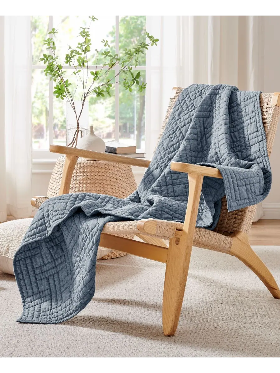 Двустороннее стеганое покрывало Melange Stitch, 50 x 60 дюймов Levtex — изображение 2 из 4, шамбре