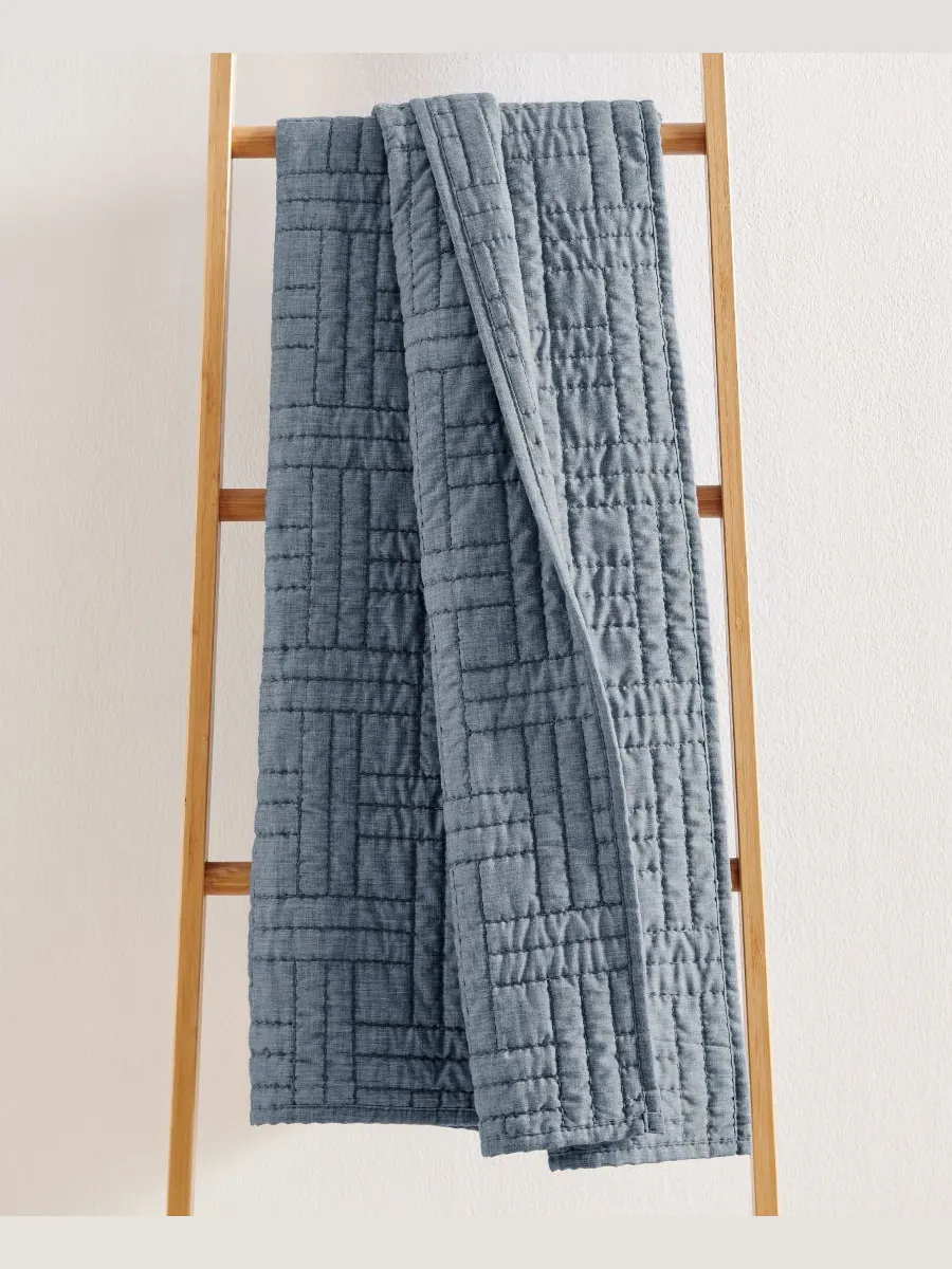 Двустороннее стеганое покрывало Melange Stitch, 50 x 60 дюймов Levtex — изображение 3 из 4, шамбре