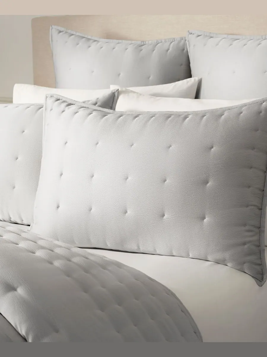 Шелковая наволочка с фактурой "молотый шелк", стандартная Donna Karan Home, Platinum, Standard Sham — изображение 2 из 4