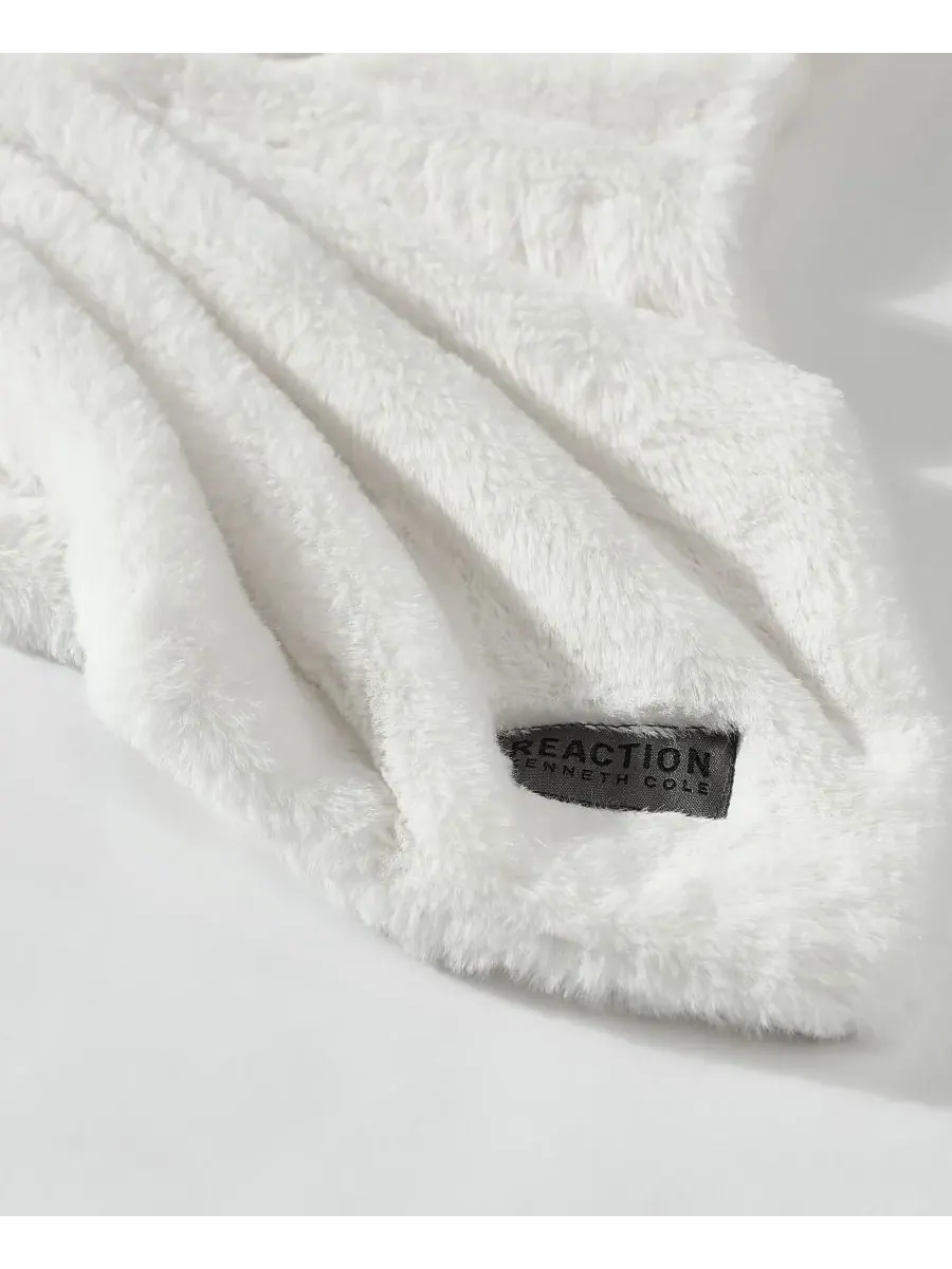 Плед из искусственного меха, однотонный, 60x50 см Kenneth Cole Reaction — изображение 4 из 8, белый