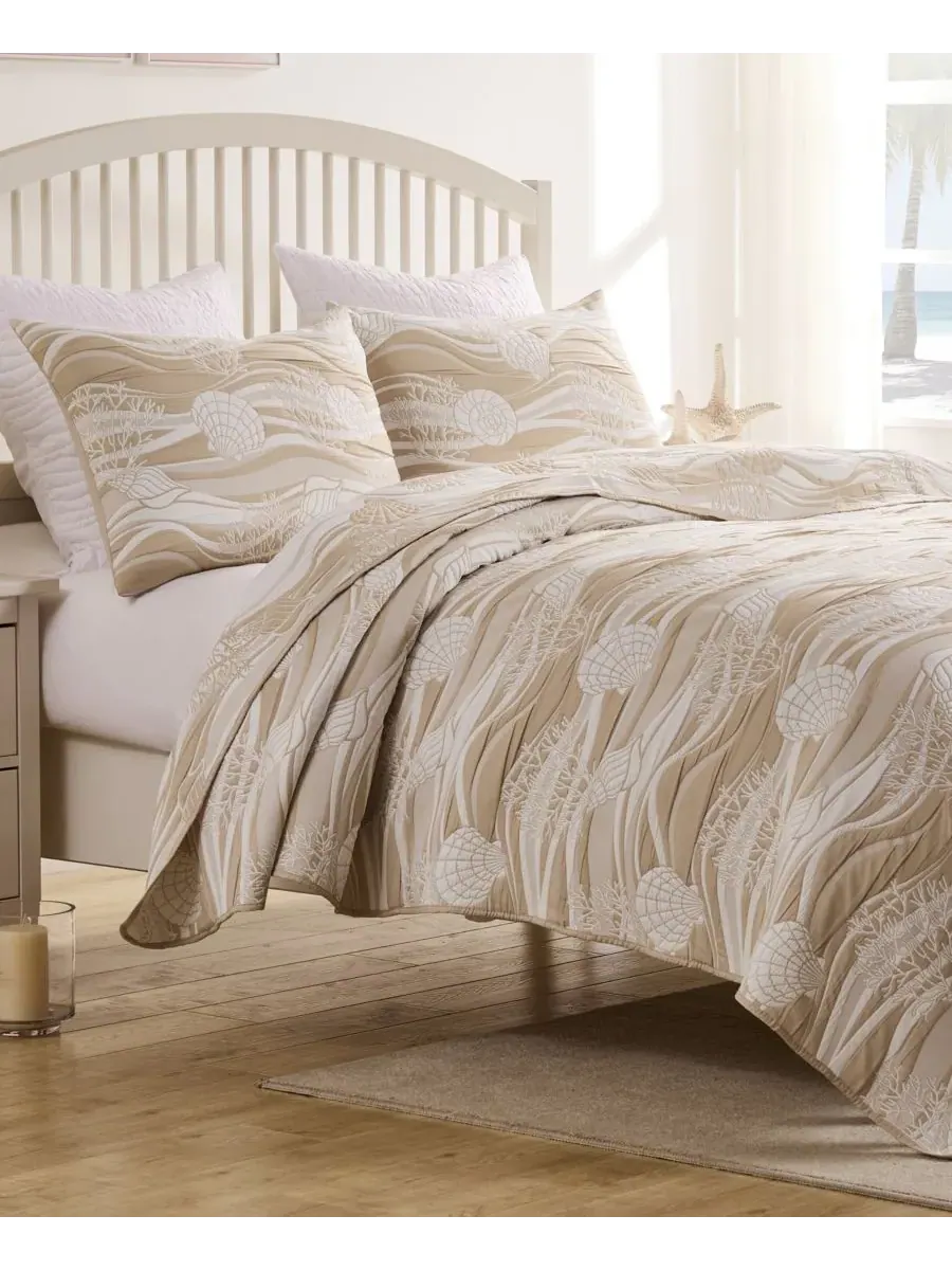Dover Двусторонний Мателассе, 3 шт. Комплект покрывал, King Greenland Home Fashions — изображение 1 из 7, хаки