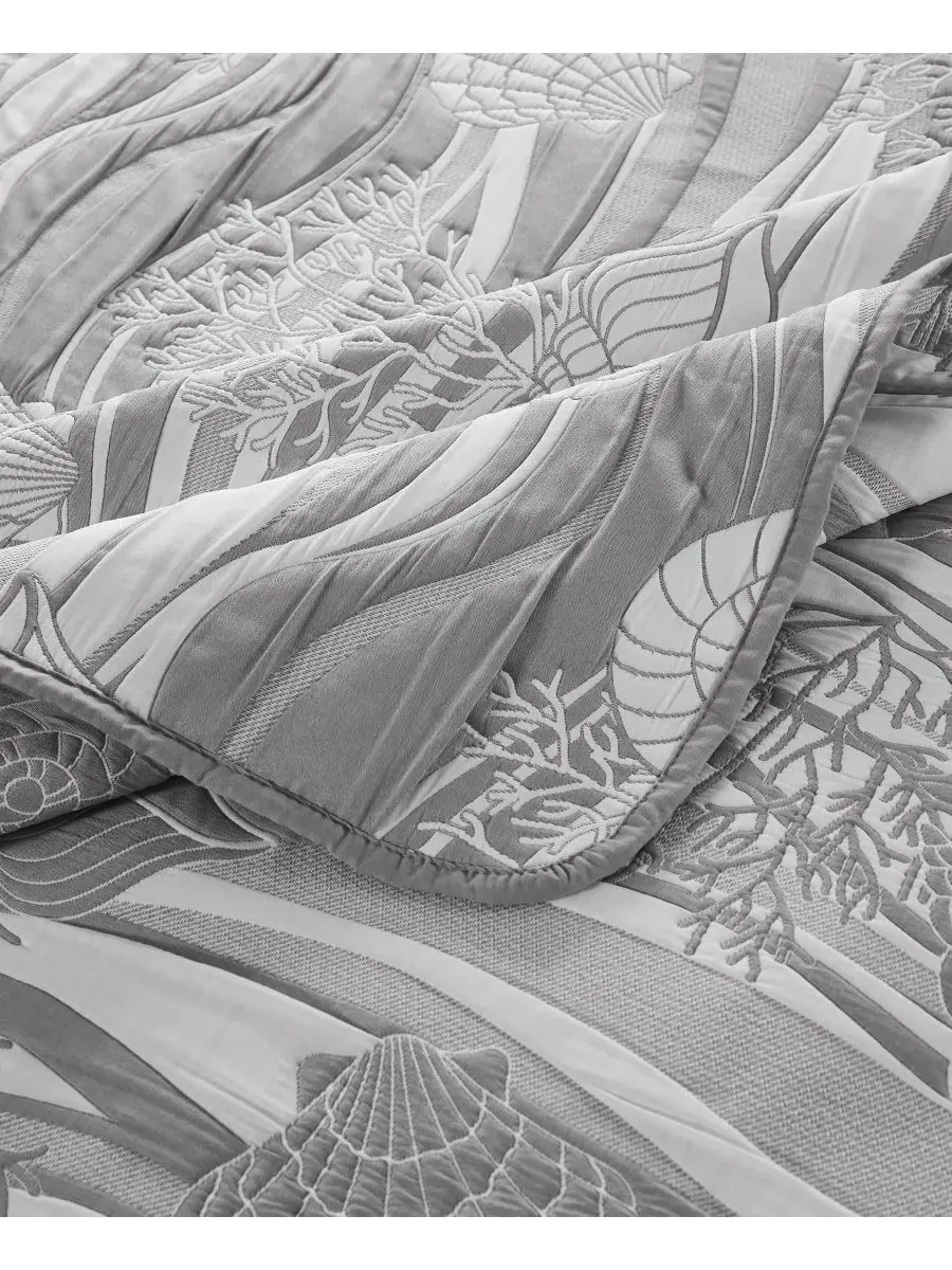 Dover Двусторонний Мателассе, 3 шт. Комплект покрывал, King Greenland Home Fashions — изображение 4 из 6, серый