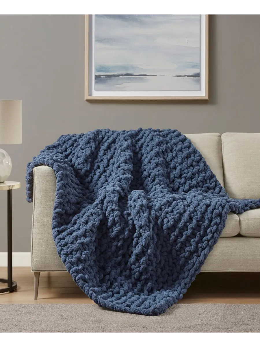Плед крупной вязки из синели, 50 x 60 дюймов Madison Park — изображение 2 из 6, темно-синий