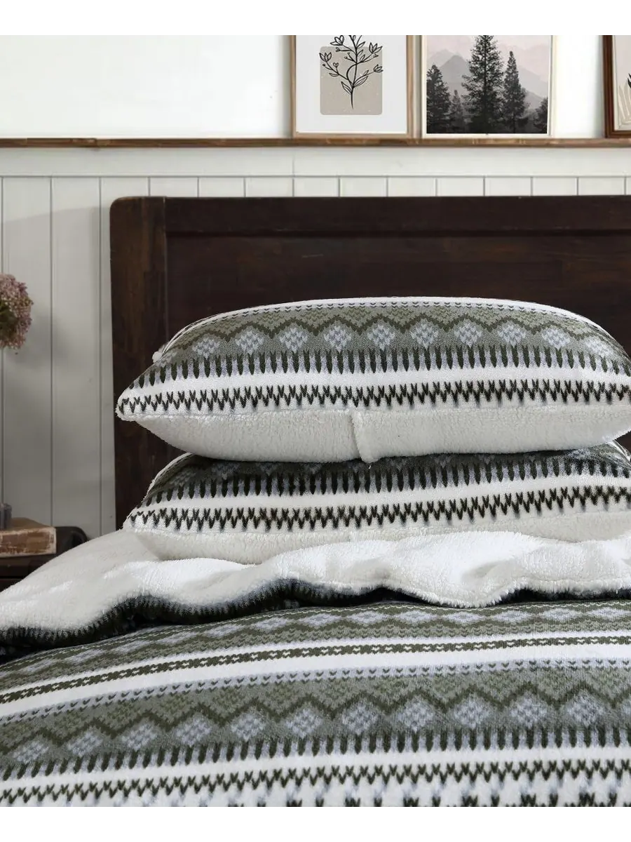 Комплект постельного белья Shelton Fair Isle Plush из 3 предметов, размер King Eddie Bauer — изображение 5 из 8, оливковый