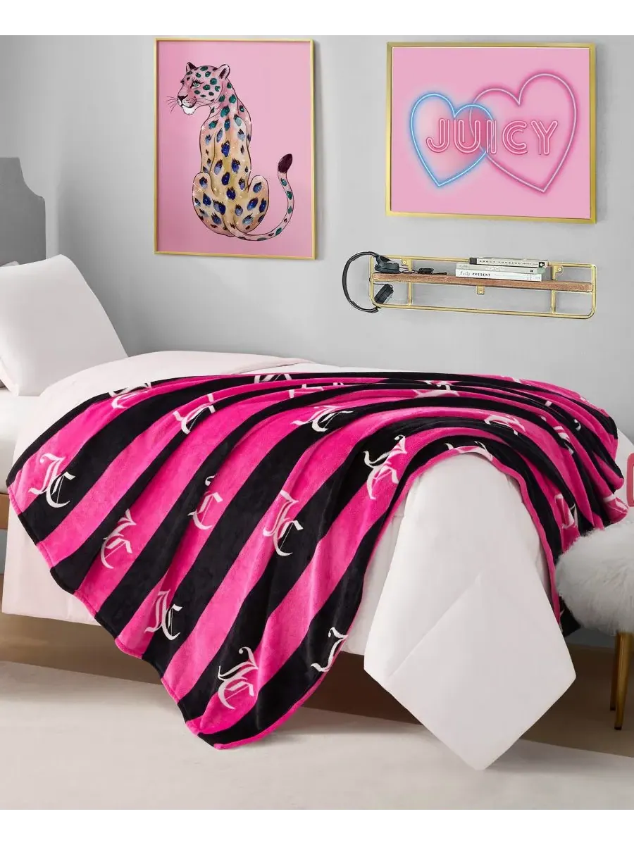 Плед Cabana Plush в полоску, размер Twin/Twin XL Juicy Couture — изображение 3 из 6, розовый