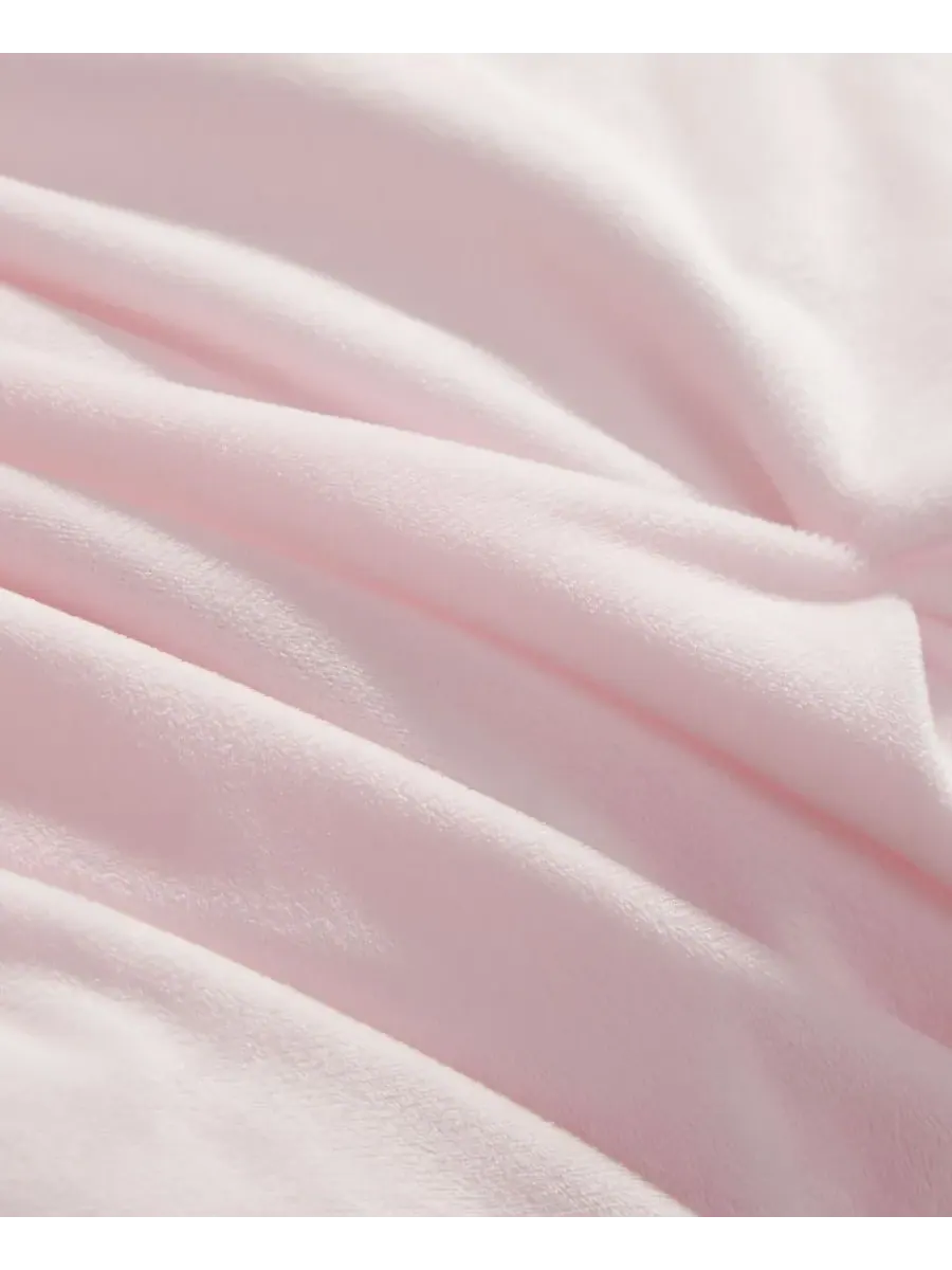 Комплект постельного белья Kiss Pleat Plush из 3 предметов, размер Full/Queen Juicy Couture — изображение 4 из 6, розовый