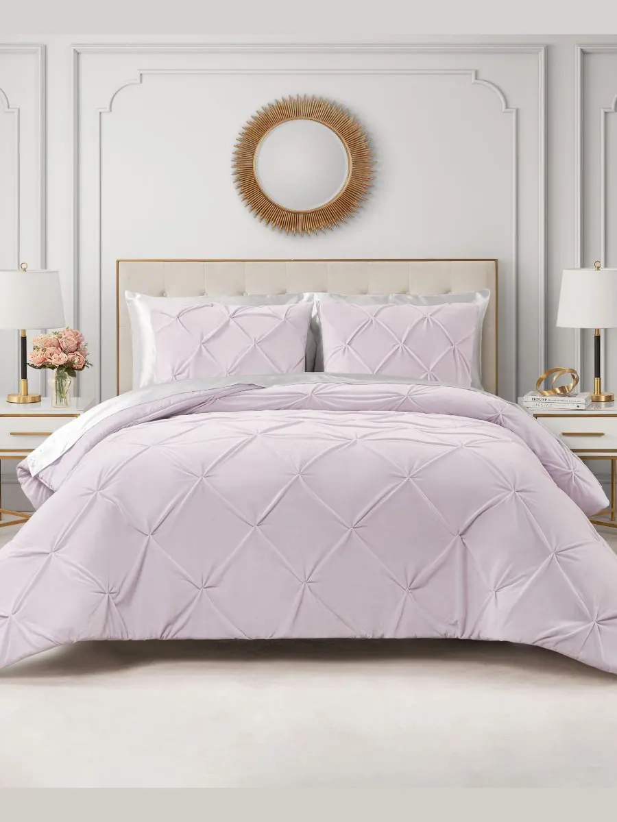 Комплект постельного белья Kiss Pleat Plush из 3 предметов, размер Full/Queen Juicy Couture — изображение 5 из 5, фиолетовый