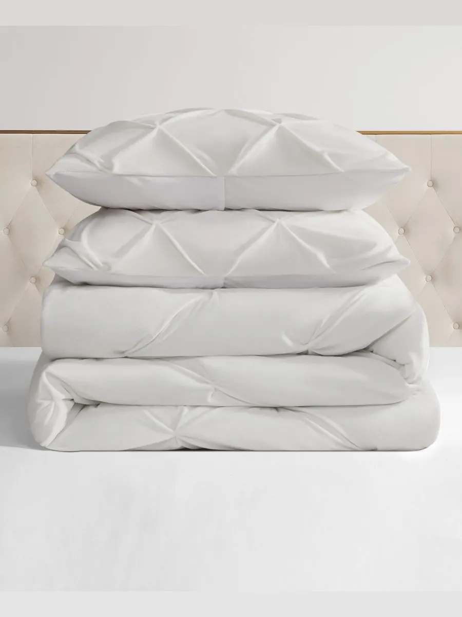 Комплект постельного белья Kiss Pleat Plush из 3 предметов, размер Full/Queen Juicy Couture — изображение 2 из 5, белый