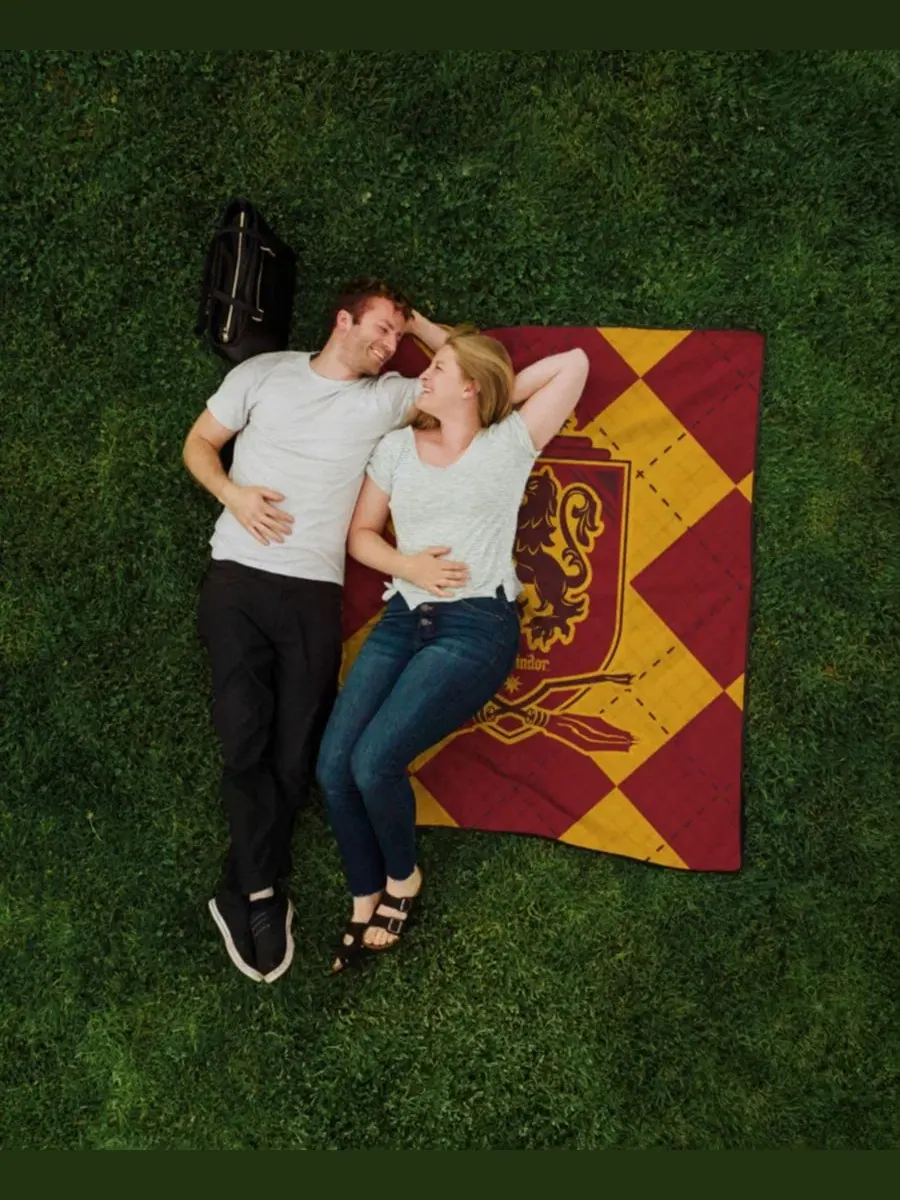 Плед для пикника Harry Potter Gryffindor Impresa, 152 x 127 см Oniva — изображение 2 из 4, красный золотистый