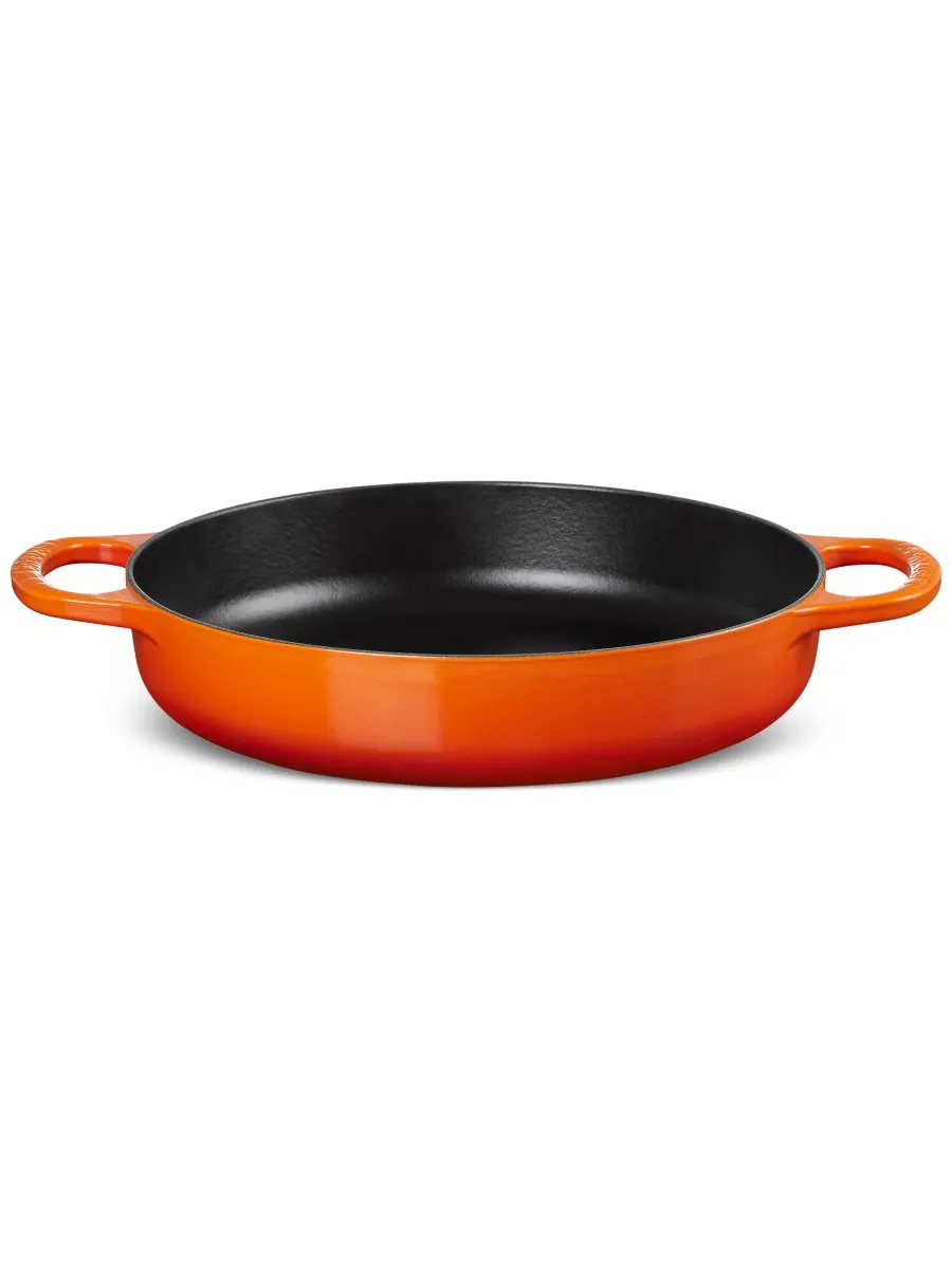 Сотейник чугунный Le Creuset Signature Everyday Pan, 3,2 л, 28 см — изображение 3 из 6, пламя