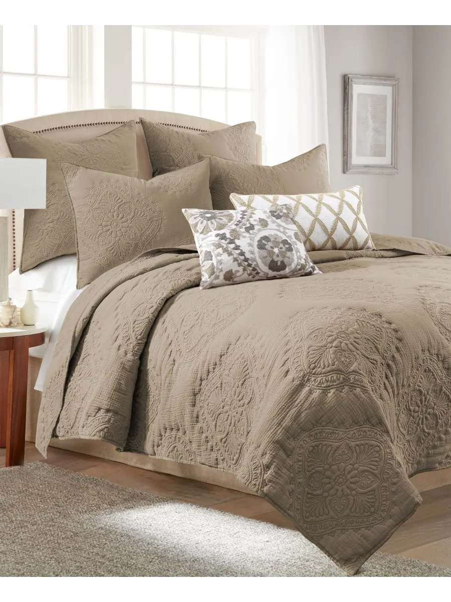 Комплект из 2 наволочек, вышитых муслином, европейского размера Levtex, Taupe, European Sham Set — изображение 3 из 4, тауп