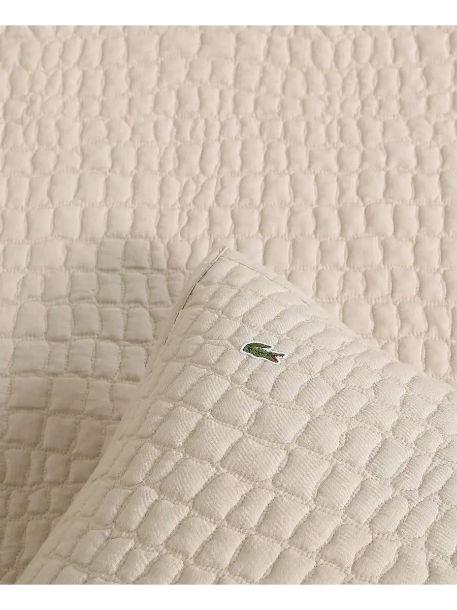 Комплект из стеганого одеяла и наволочки Croc Scale Cotton Lacoste Home — изображение 4 из 7, серый