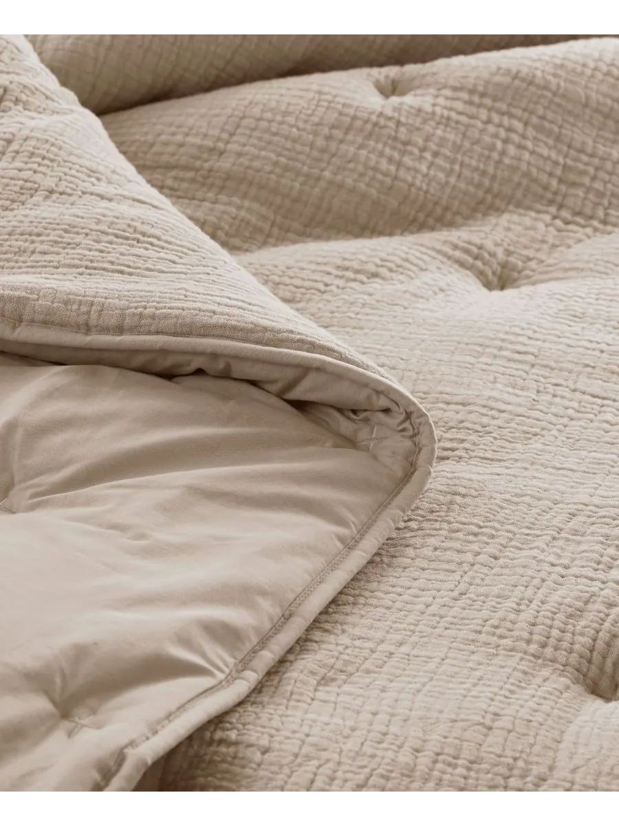 Комплект постельного белья Breeze Cotton с вышивкой, 3 предмета, размер King Harbor House — изображение 4 из 10, тауп