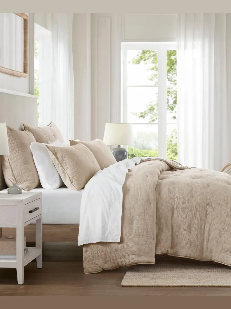 Комплект постельного белья Breeze Cotton с вышивкой, 3 предмета, размер King Harbor House — изображение 9 из 10, тауп