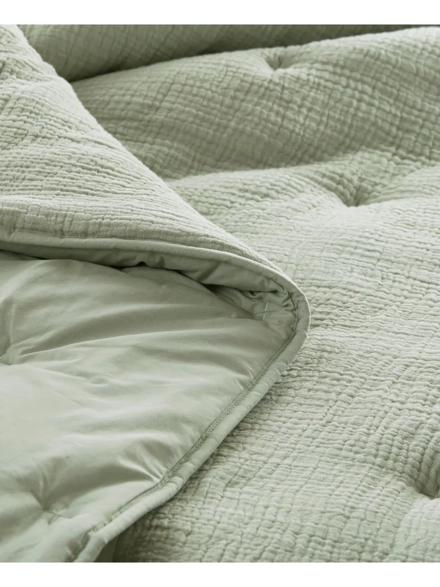 Комплект постельного белья Breeze Cotton с вышивкой, 3 предмета, размер King Harbor House — изображение 4 из 10, шалфейный