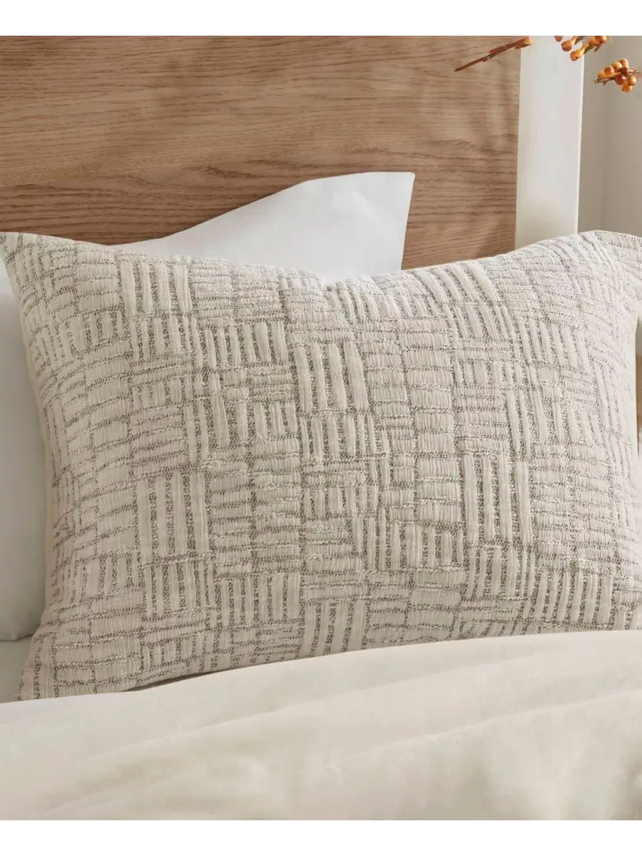 Комплект стеганого покрывала Harper Oversized Matelasse, 3 предмета, King/California King Croscill — изображение 4 из 9