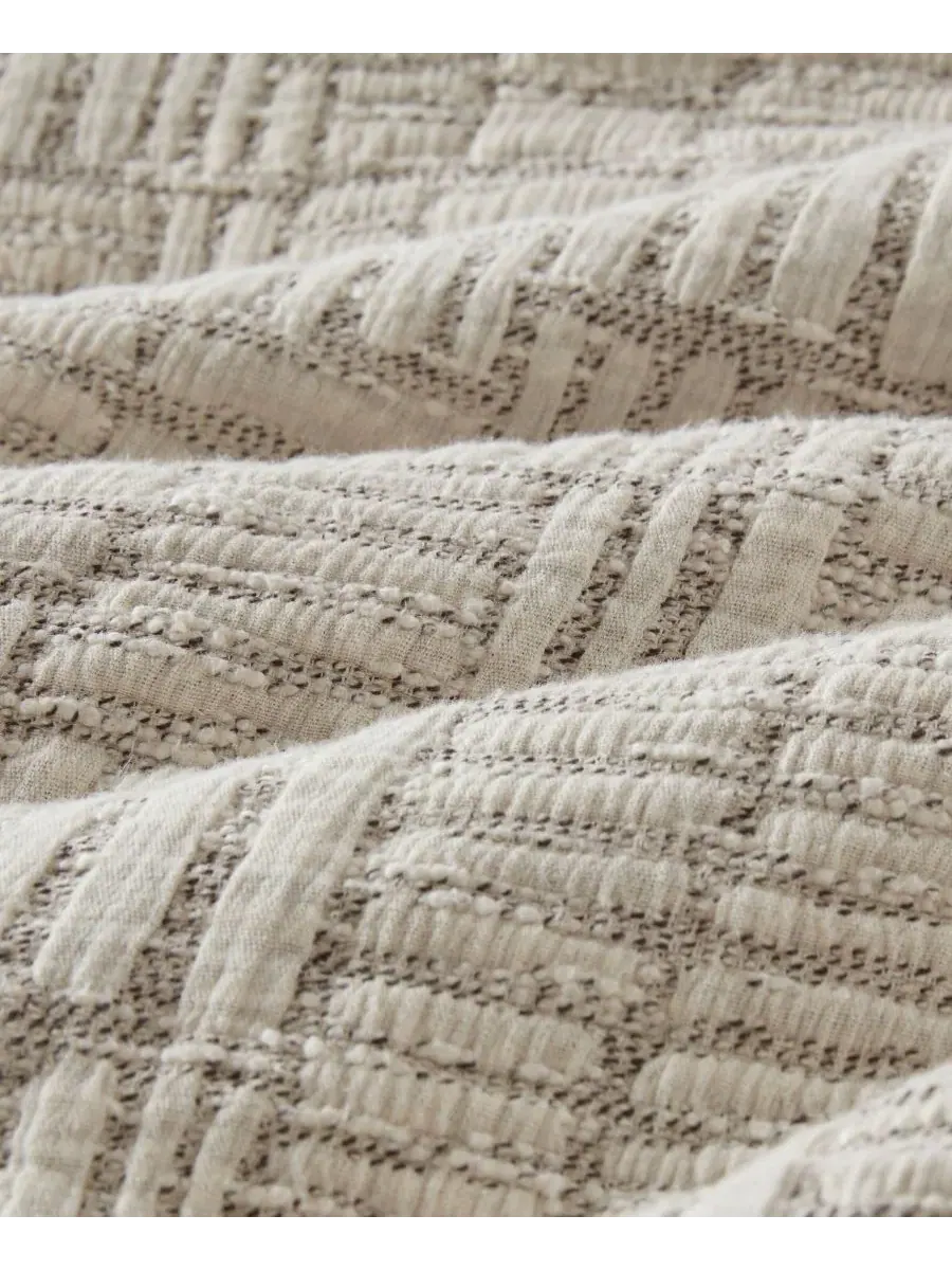 Комплект стеганого покрывала Harper Oversized Matelasse, 3 предмета, King/California King Croscill — изображение 8 из 9