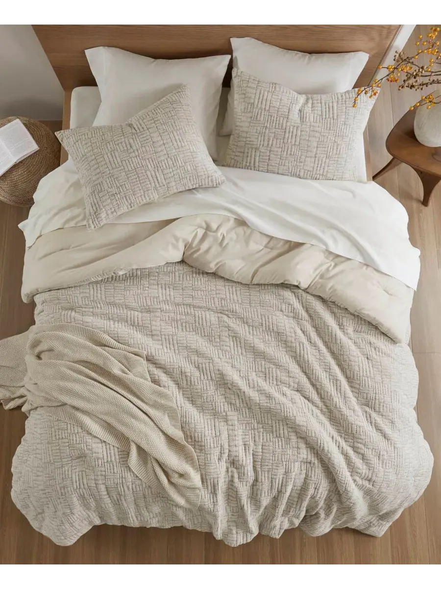 Комплект стеганого покрывала Harper Oversized Matelasse, 3 предмета, King/California King Croscill — изображение 9 из 9